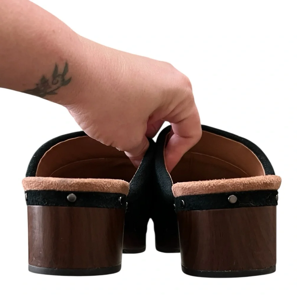 Vionic Kacie black suede orthotic clogs - Picture 5 of 9